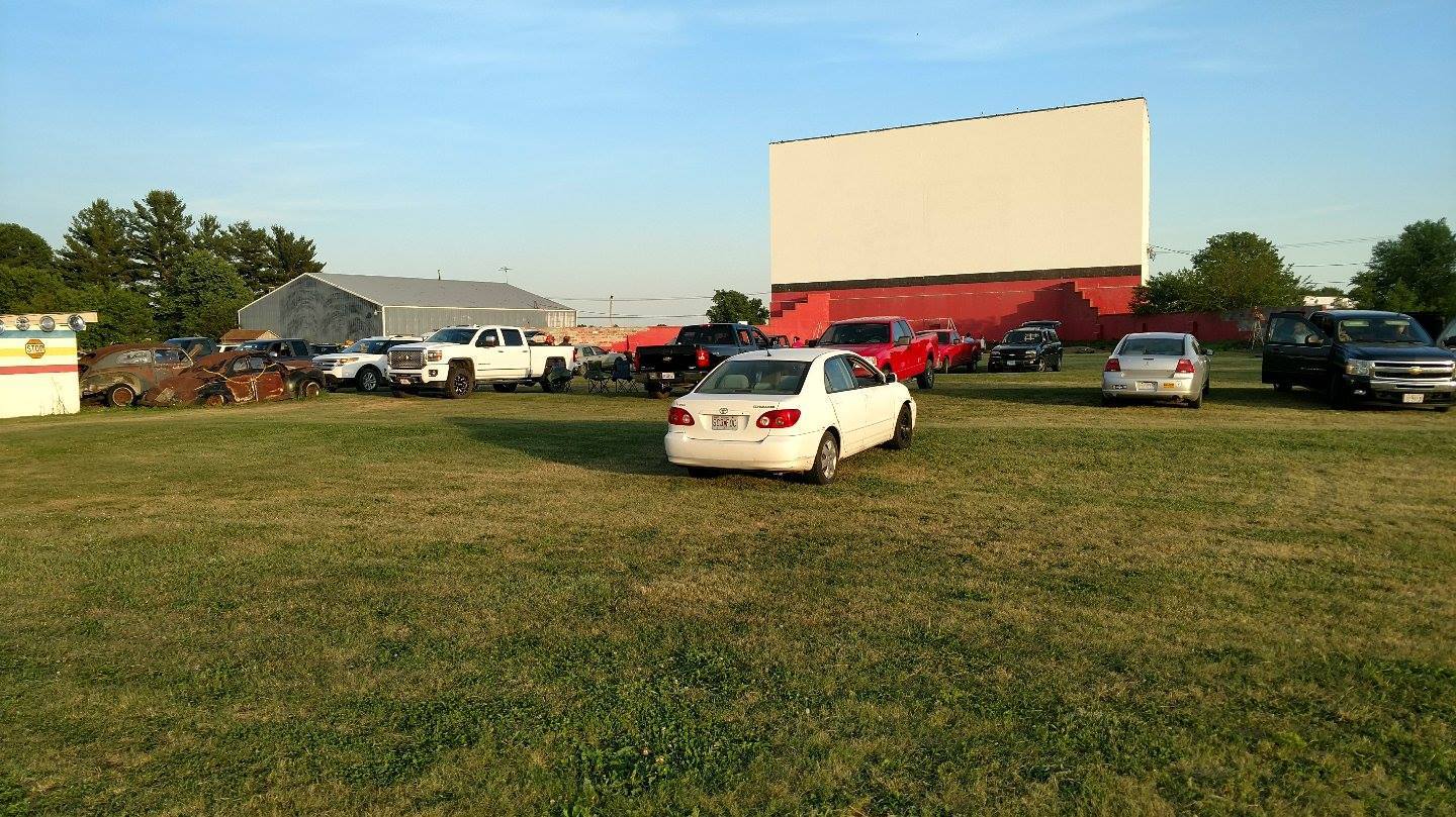 screen at blue moonlight drive-in