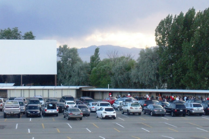 redwood drive-in theatre