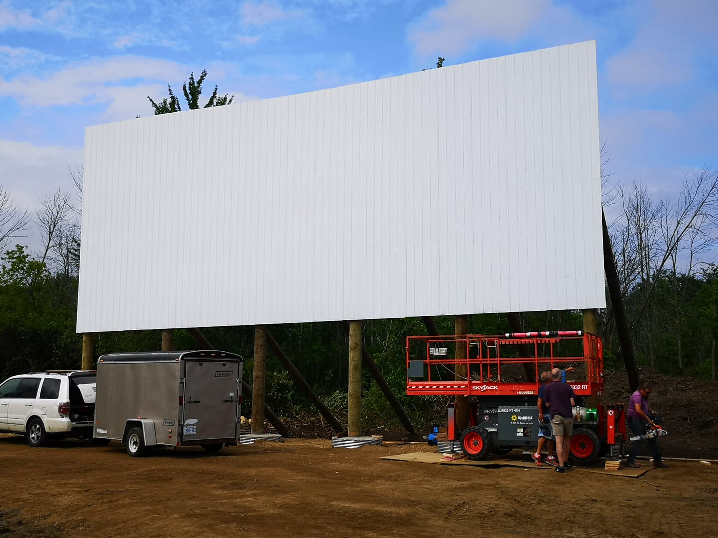screen at 1000 Islands Drive-in